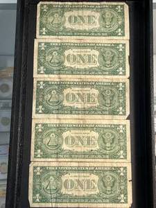 lot 84 image: GROUP OF 5 US BLUE SEAL $1 SILVER CERTIFICATES
