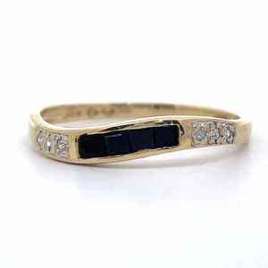 Fancy Black & White Diamond Curved Stackable Ring in Yellow Gold
