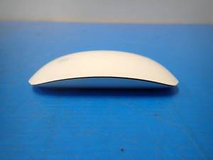 lot 83 image: Apple A1296 Wireless Mouse