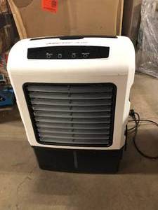 lot 5 image: ARCTIC AIR 1300 CFM 3-Speed Settings Portable Evaporative Air Cooler with up to 500 sq. ft. CoolingCustomer Returns See Pictures
