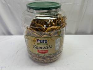 52oz Utz Sourdough Pretzels