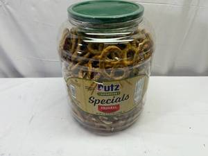 52oz Utz Sourdough Pretzels