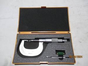 Mitutoyo 0-1 .0001 blade micromet...