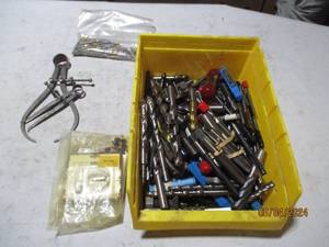 Part organizer bin containing a lar...