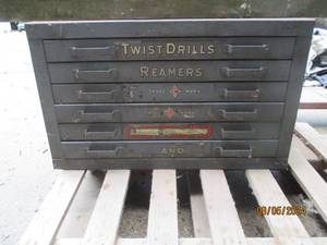 Metal Cleveland Machinist toolbox 2...