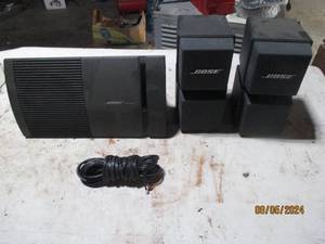 3pc Bose stereo speaker set...