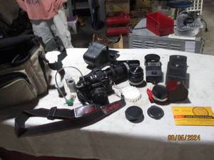 Canon AE-1 35mm photographers camer...
