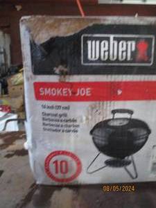 New in box Weber Smokey Joe 14 cha...
