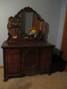 Intricately carved Detail Vintage h...