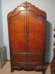 Intricately carved Detail Vintage h...