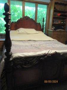 Intricately carved Detail Vintage h...