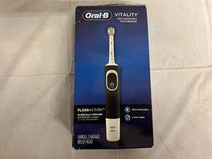 Oral-B Viality Rechargable Toothbrush