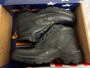 Thorogood Softstreets Plain Toe Chukka - Size 10.5