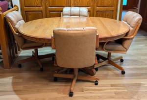 Vintage Solid Wood Pedestal Table with Four Chairs