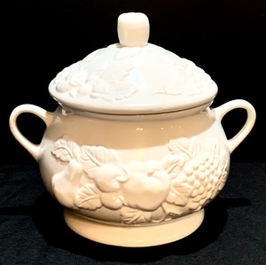 Vintage White Nature Tabletops Unlimited 3 Piece Soup Tureen
