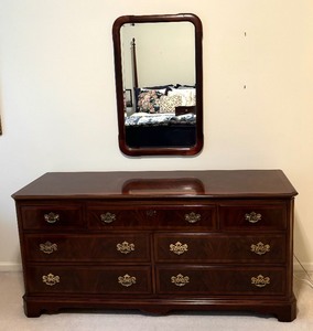 lot 8 image: Dresser by Drexel Furniture with Mirror