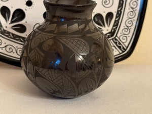 lot 58 image: Miniature Black on Black Pottery Vase by Ana Trillo and Small Mexican Pottery Plate