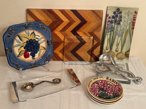 lot 54 image: Variety of Decorative Kitchen Items