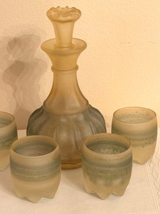 lot 51 image: Vintage Jewish Al-Rama Israel Shabbos Decanter Set