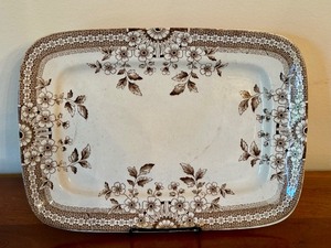 lot 29 image: Variety of Vintage Brown Transferware