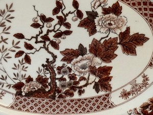 lot 28 image: Vintage Indian Tree Brown and White Serving Platter