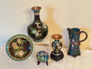 lot 27 image: Variety of Vintage Cloisonn Items