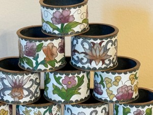 lot 25 image: Set of 10 Cloisonn Napkin Rings