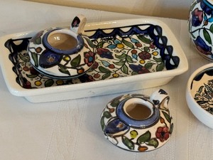 lot 45 image: Variety of Pottery from Jerusalem