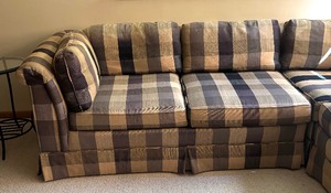 lot 15A image: Sectional Sofa  Couch