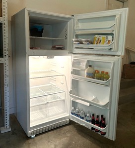 lot 37A image: Sears Roebuck 253.64192409 Refrigerator Freezer