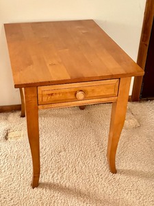 lot 73 image: Ethan Allen Wooden Accent Table