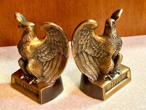 lot 68 image: Pair of Vintage Eagle Figurine Brass Bookends