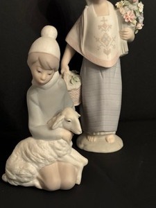 lot 25 image: Vintage Lladro Matte Finish Figurines