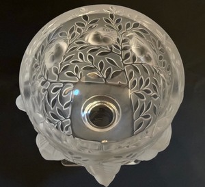 lot 2 image: Elisabeth di Lalique Cut Crystal Vase