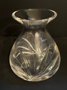 lot 76A image: Beautiful Vintage Crystal Vase