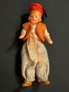 lot 27 image: Vintage Miniature Turkish Doll