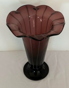 lot 135 image: Vintage Marshall Fields Amethyst Ruffled Vase