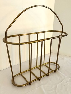 lot 136 image: Vintage Brass Literature Stand