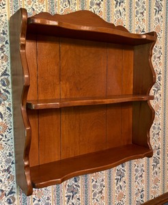 lot 148 image: Vintage Decorative Wooden Wall Shelf