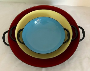 lot 153 image: Three Colorful Shallow Vintage Bowls with Handles