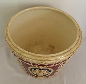 lot 216 image: Vintage Maruhon Ware Planter