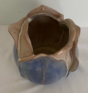 lot 219 image: Vintage Stangl Pottery Tulip Vase