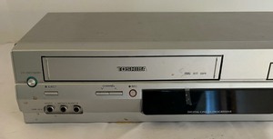 lot 222 image: Toshiba SD-V394SU DVDVCR
