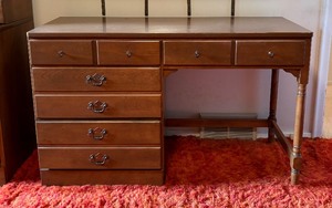 lot 230 image: Ethan Allen Baumritter Desk with Chair