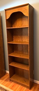 lot 302 image: Beautiful Vintage Bookshelf