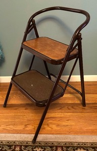 lot 305 image: Step Stool