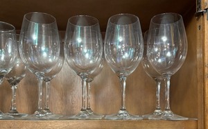 lot 310 image: Crystal and Clear Glass Grouping