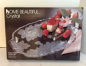 lot 330 image: New Home Beautiful Rose Pearls Serving Platter and Chip & Dip Set