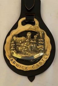 lot 331 image: Vintage Warwick Castle Buckle Wall Hanging