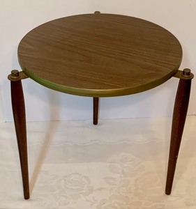lot 259 image: Vintage Three Legged Side Table